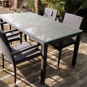 SET  MESA +  4 SILLAS Bergamo